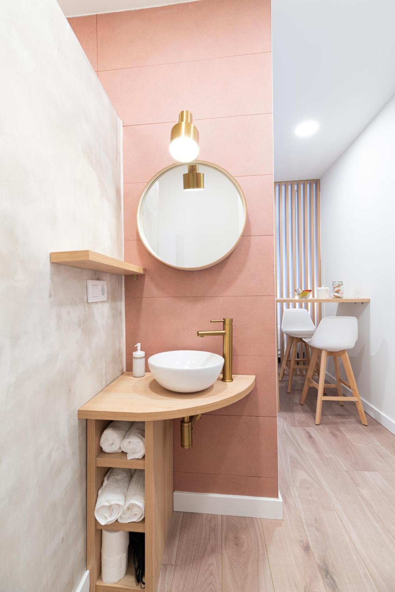 Apartamentos Turisticos Fatima, En El Centro De Vigo Esterno foto