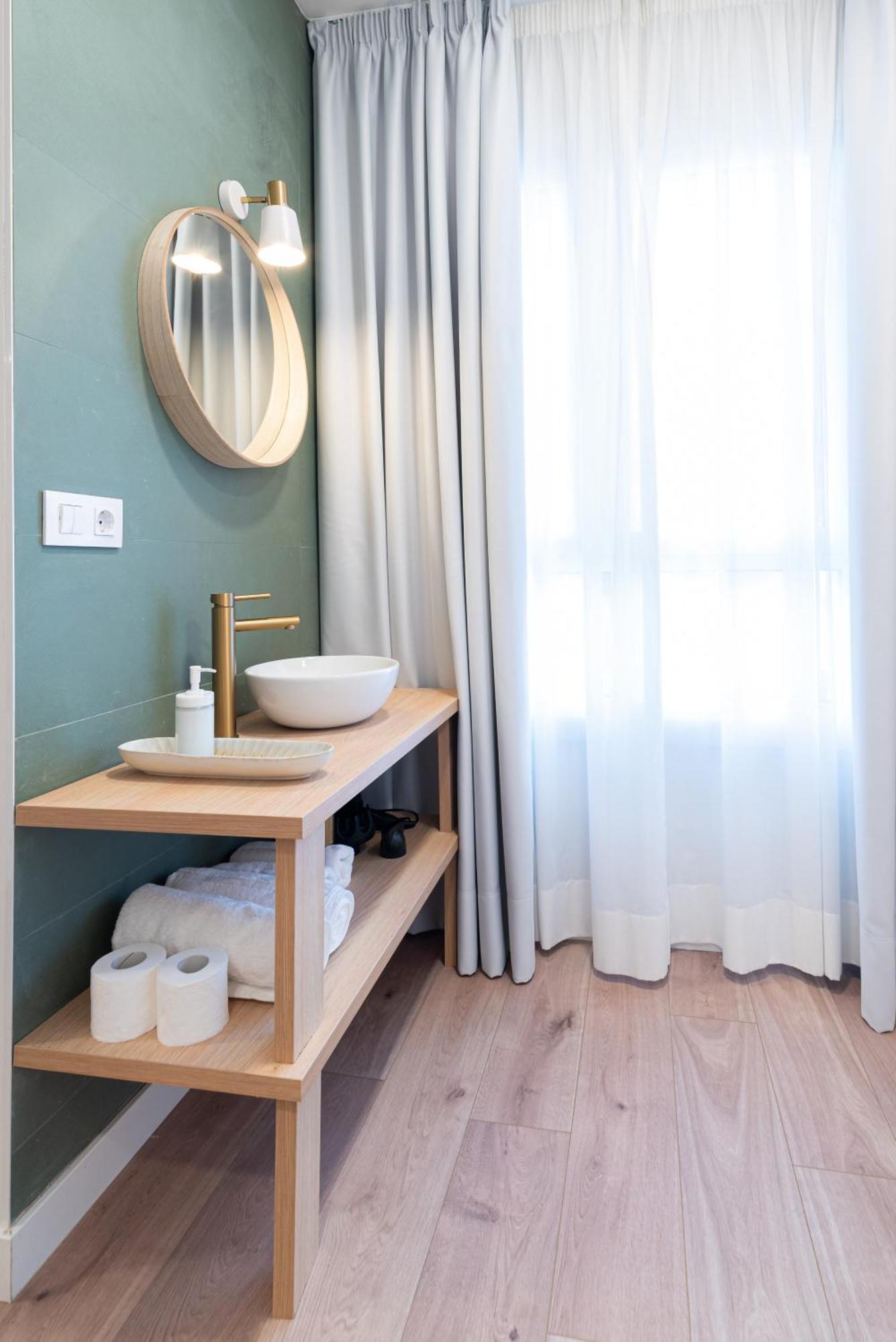 Apartamentos Turisticos Fatima, En El Centro De Vigo Esterno foto